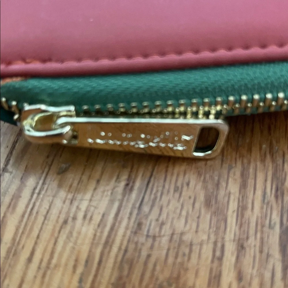 NWOT Loungefly/Disney Mickey Mouse & Minnie Mouse Hot Cocoa Fireplace Zip Wallet - Picture 6 of 6